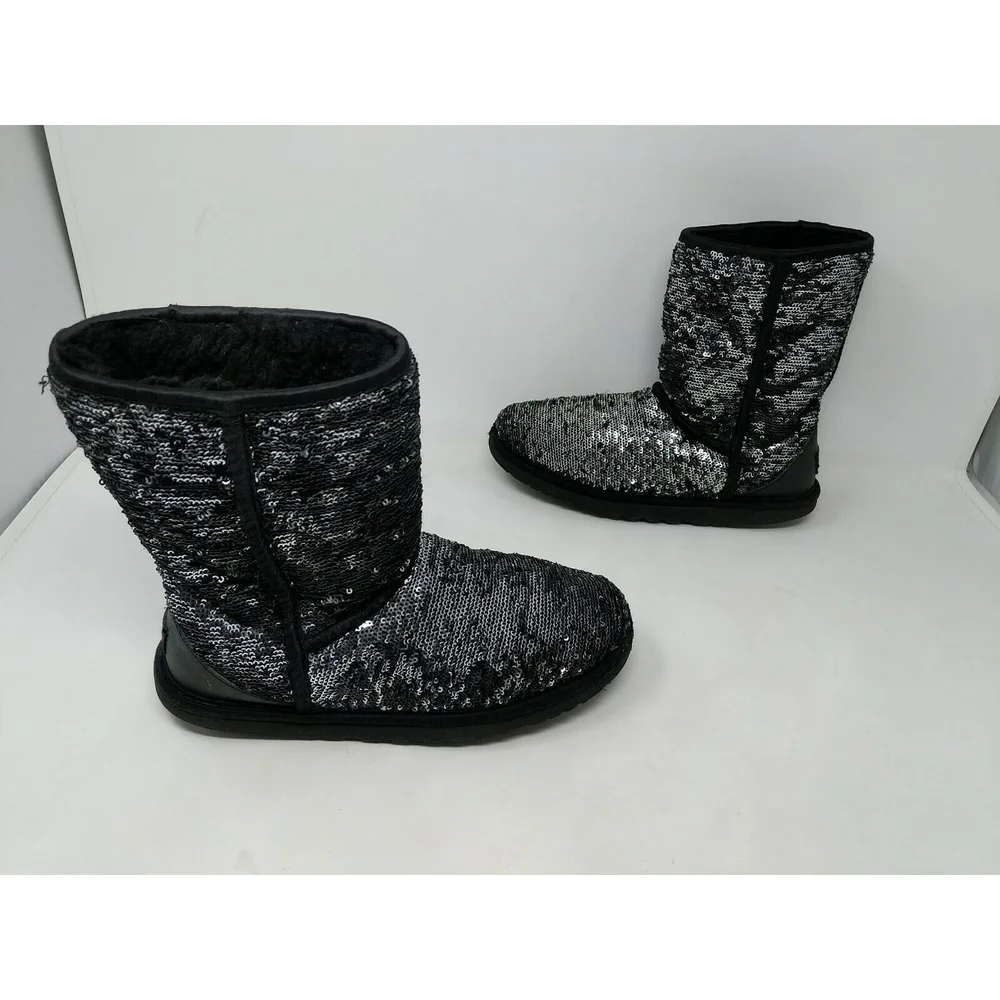 UGG Australia Womens Size 6‎ Silver Sequin Sparkle Boots Faux Sherpa Fur 1002765